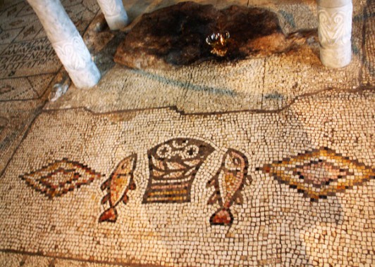 Византийская  мозаика умножения рыб и хлебов – символ христианской Галилеи.