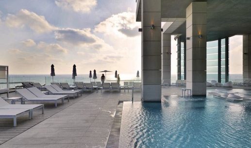 royal-beach-hotel-pool