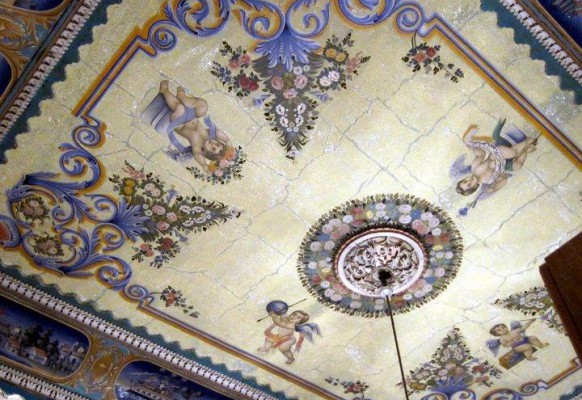 Расписной потолок дома в Назарете