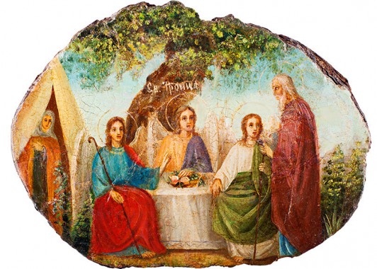 Современная икона, написанная на срезе Мамрийского дуба – Святая Троица, праотец Авраам и Сарра.