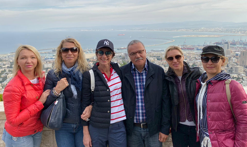 Peter with tourists March-2019