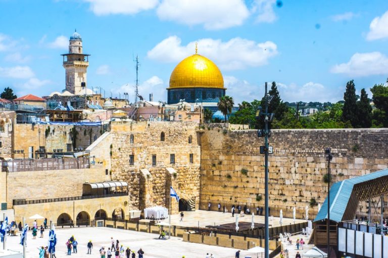 Золотой Купол Куббат ха-Сахра- символ мусульманского Иерусалима.